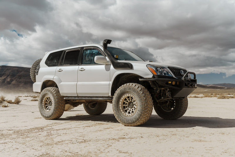 White Lexus GX 470